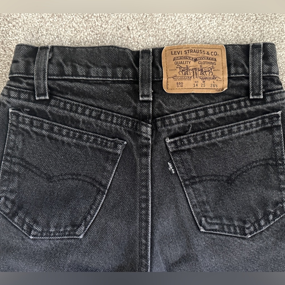 Vintage Levi's 550 Slim Charcoal Gray Denim Jeans size 23